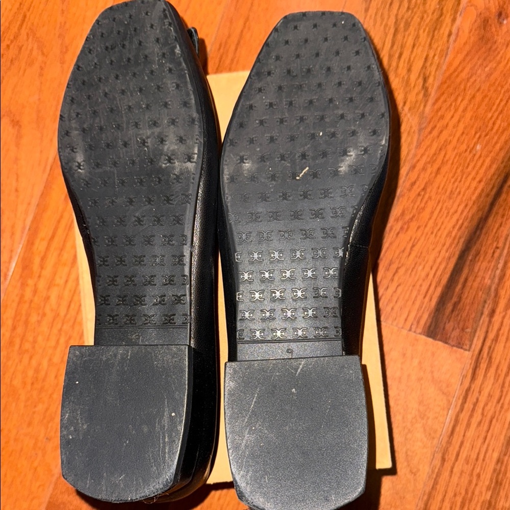 Sam Edelman Black and Gold Flats with Quilted Insole - Picture 2 of 4